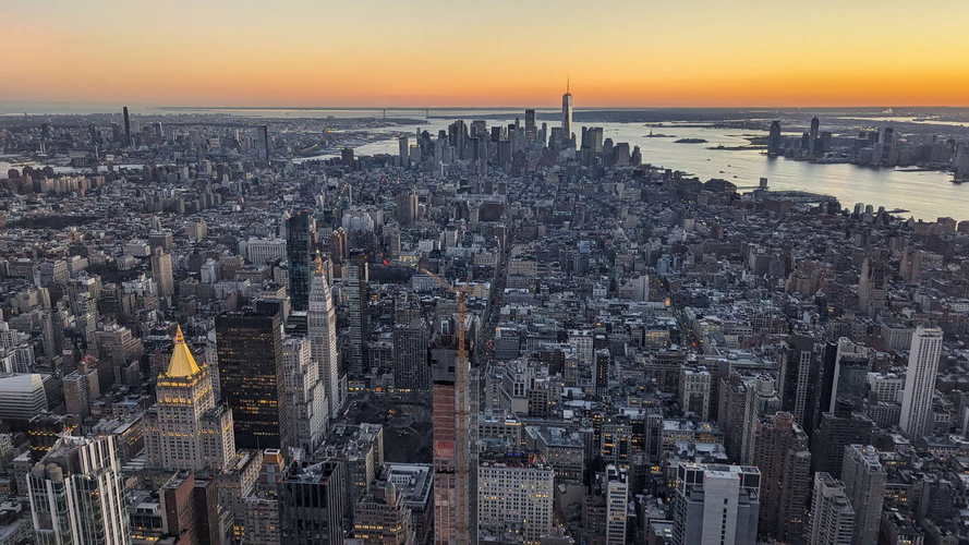 NYC_2024-02-06 17-25-13_PXL_20240206_222513420.LONG_EXPOSURE